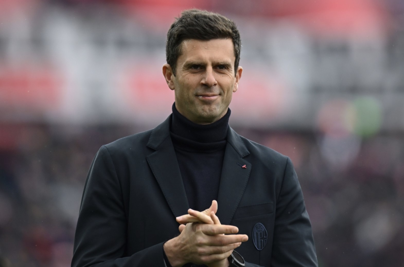 Thiago Motta trina rankomis 