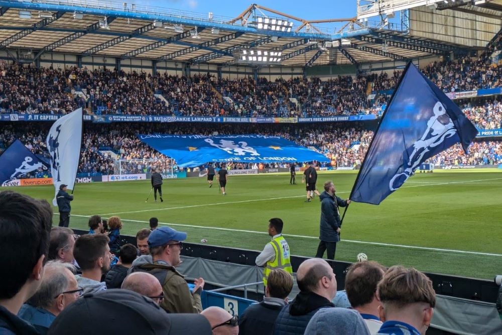 Stamford Bridge stadionas pilnas komandos fanų