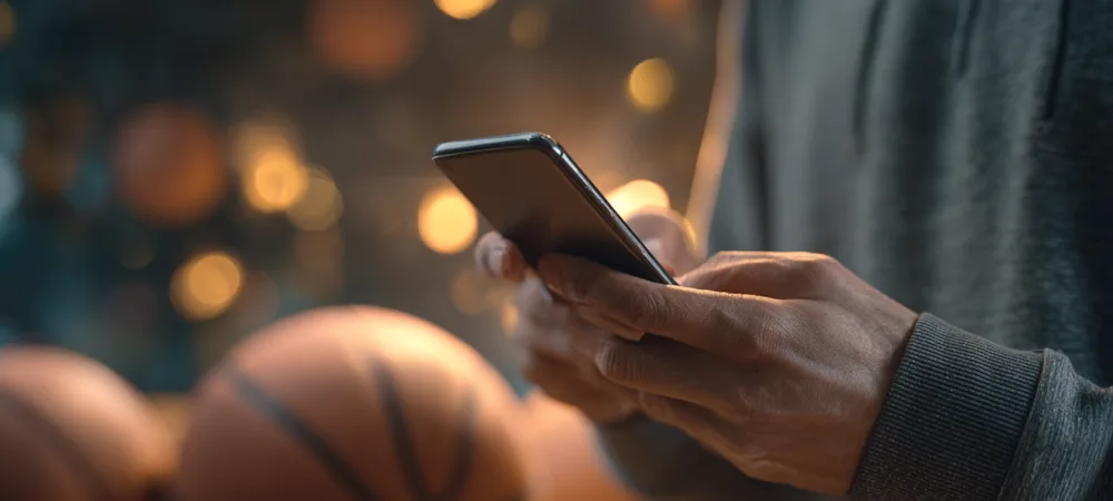 zmogus skaito zinute telefone